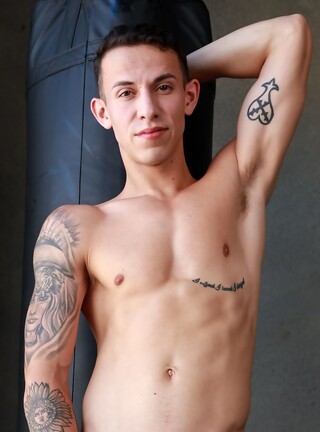Des Irez - Gay Porn Model