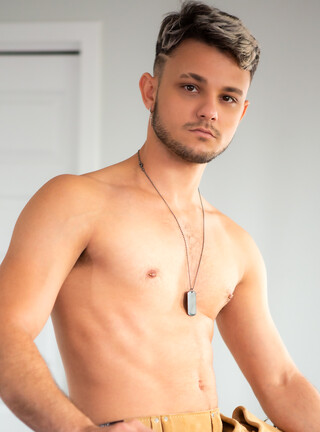 Enzo Muller - Gay Porn Model