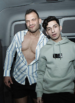 Bromo Denny Chris, Romeo Carter